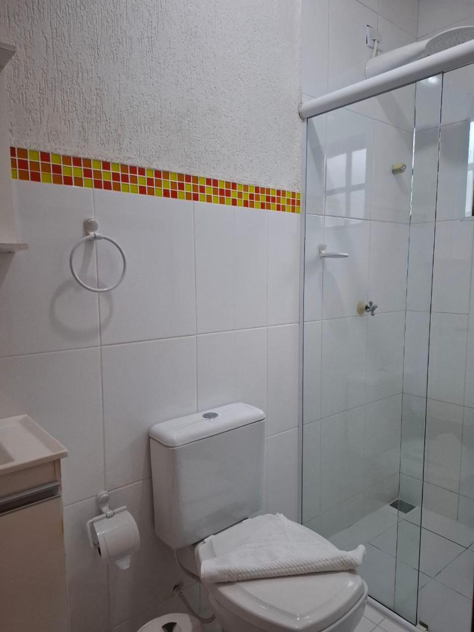 Virginia Inn Guaruja