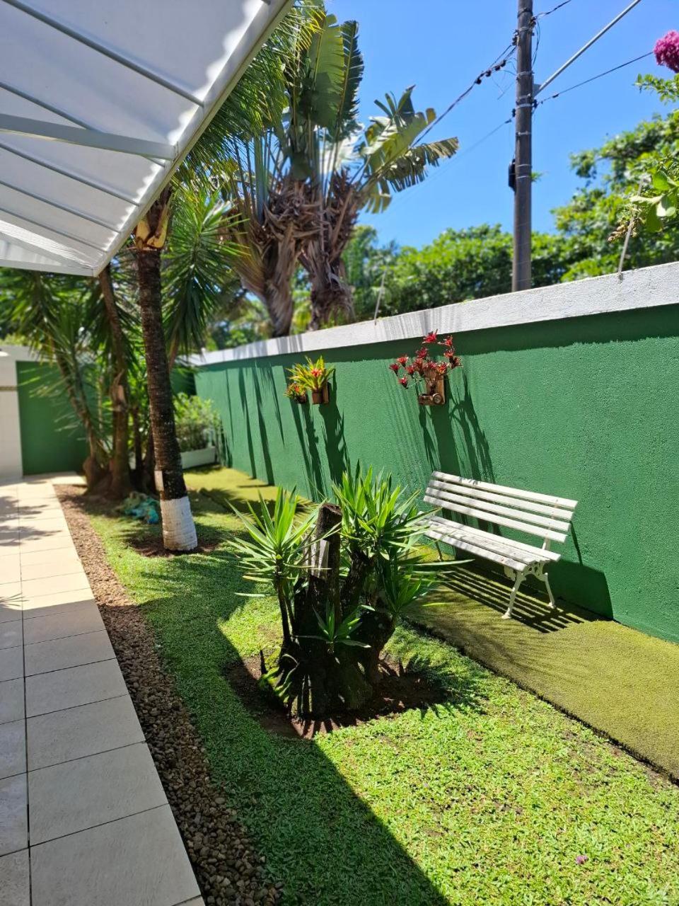 Virginia Inn Guaruja